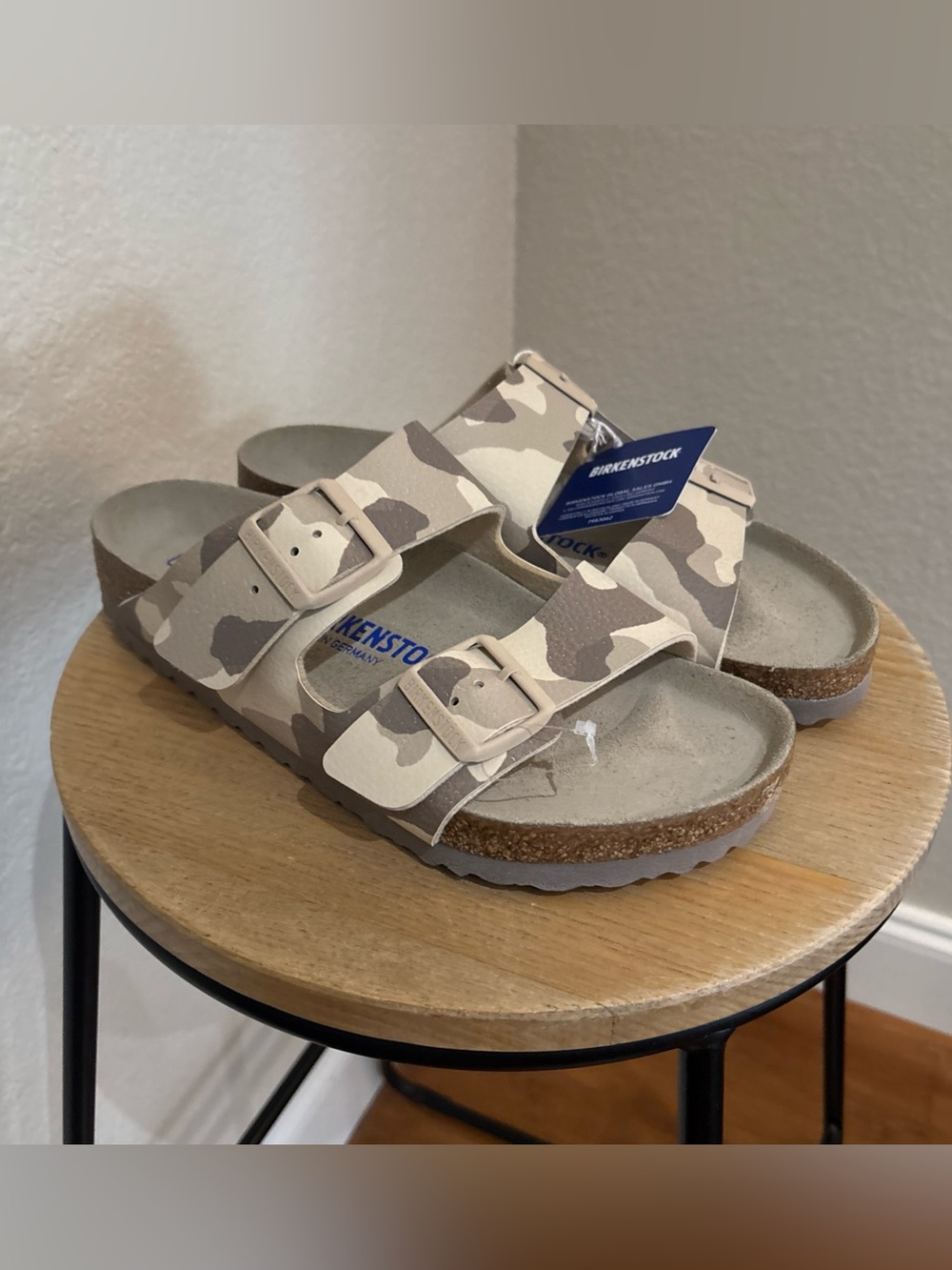 New! Birkenstock Arizona Two-Strap Sandals in Beige Camo Size 39 Women’s 8